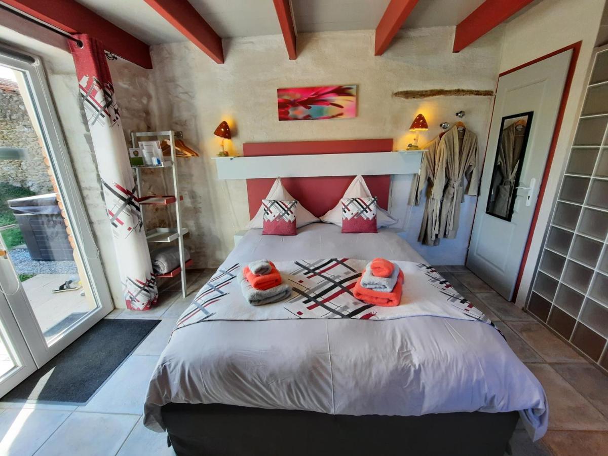 L'Echappee Tremoussante Bed and Breakfast Saint-Barthélemy-de-Vals Εξωτερικό φωτογραφία