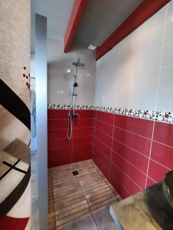 L'Echappee Tremoussante Bed and Breakfast Saint-Barthélemy-de-Vals Εξωτερικό φωτογραφία
